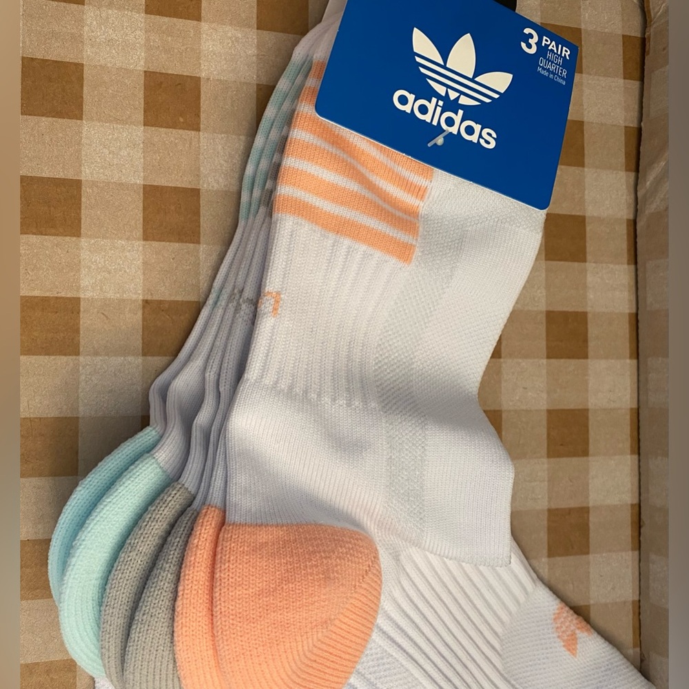 NEW!! UNISEX! Adidas 3 pairs of High Quarter Socks. Large -White w/ Accent Color